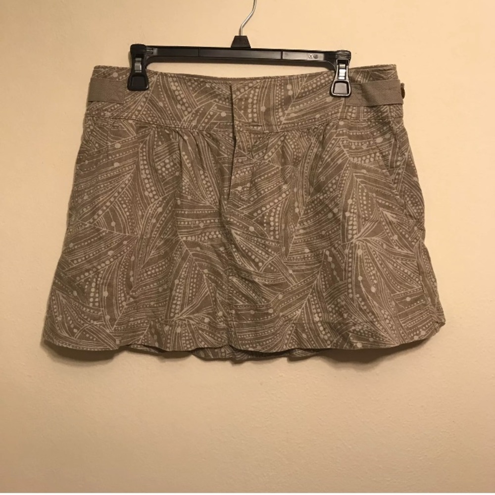 Old Navy Khaki White Floral Swirl Geometric Skirt